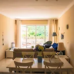 Beautiful Flat Close To The Beaches